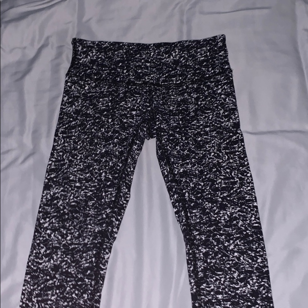 Lululemon Capri pants